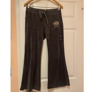 Juicy Couture Track Pants genuinely from the early 2000’s, size M